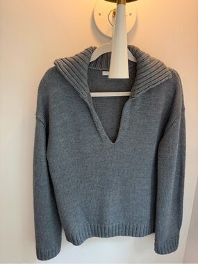 One Grey Day Gray V-Neck Collar Sweater - Women